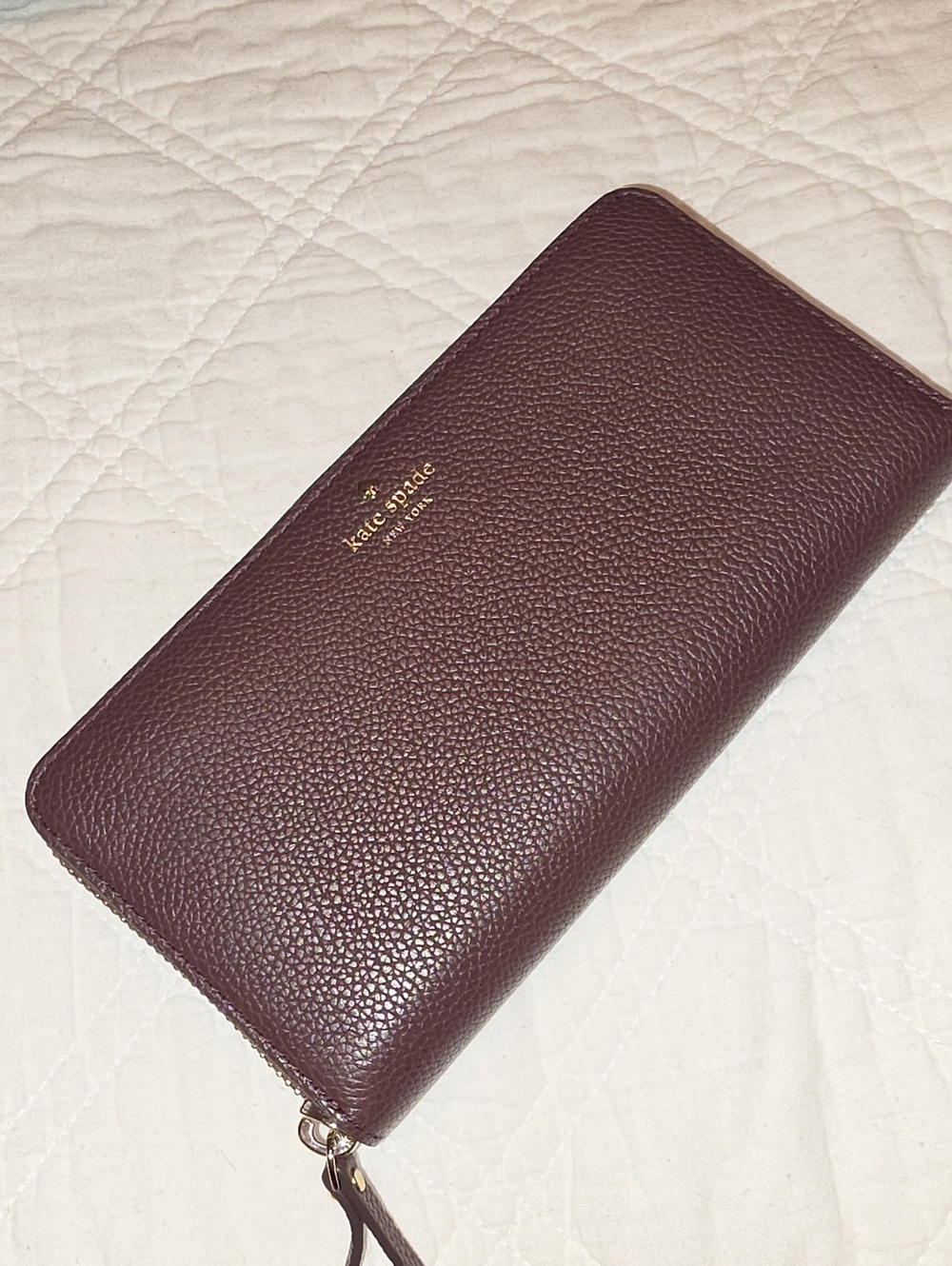 Kate Spade Pebbled Leatger Zip Wallet Plum/Burgundy EUC